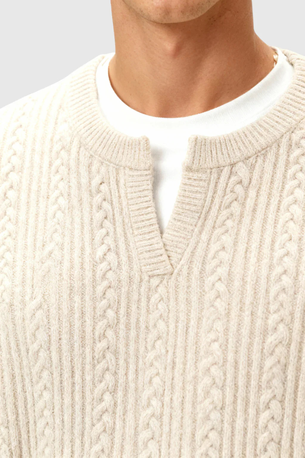 Herrestrik - Kabelstrikket Sweater Med Lille V-Hals - Oatmeal